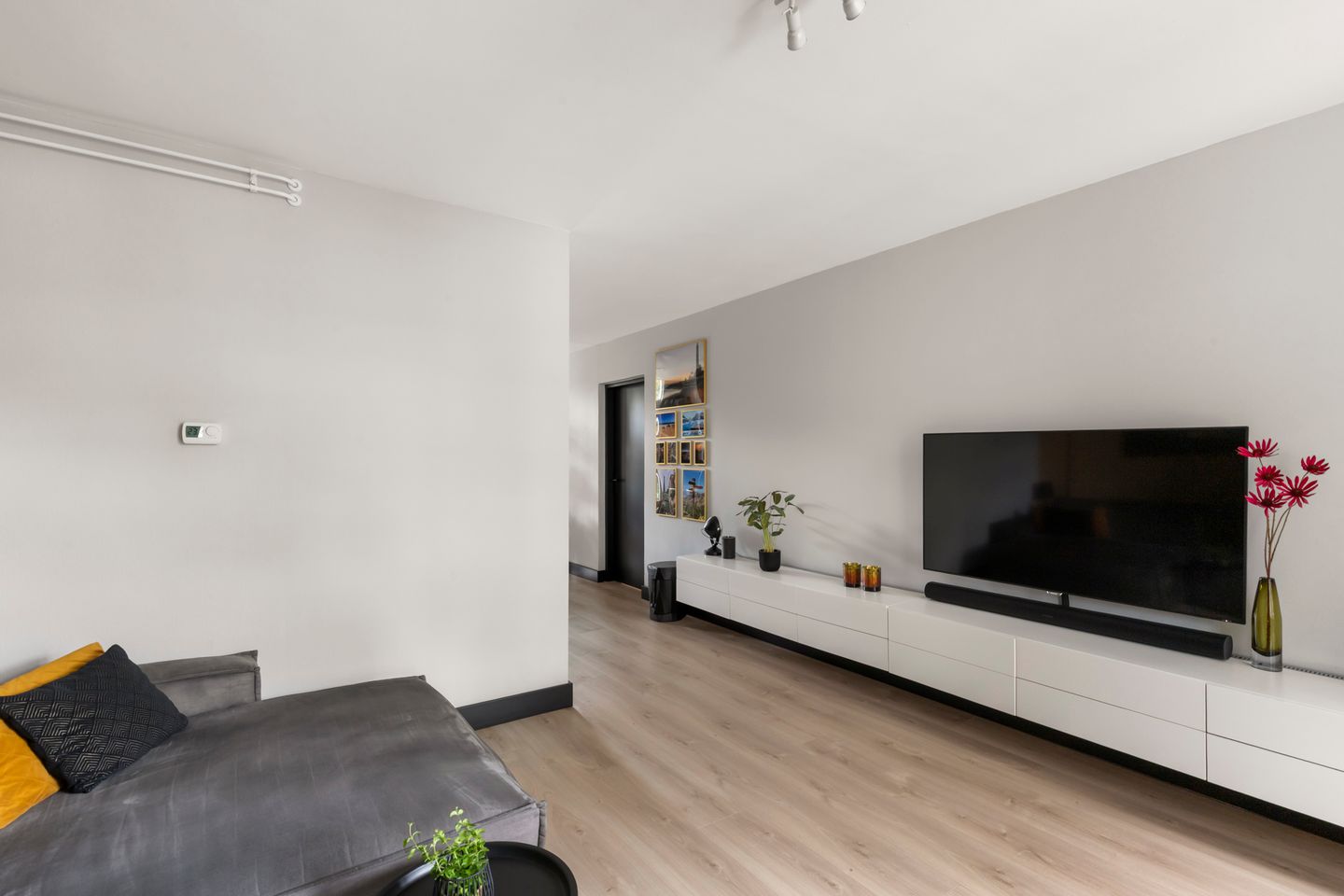 Photo 5 of Spaarndammerstraat 8-F