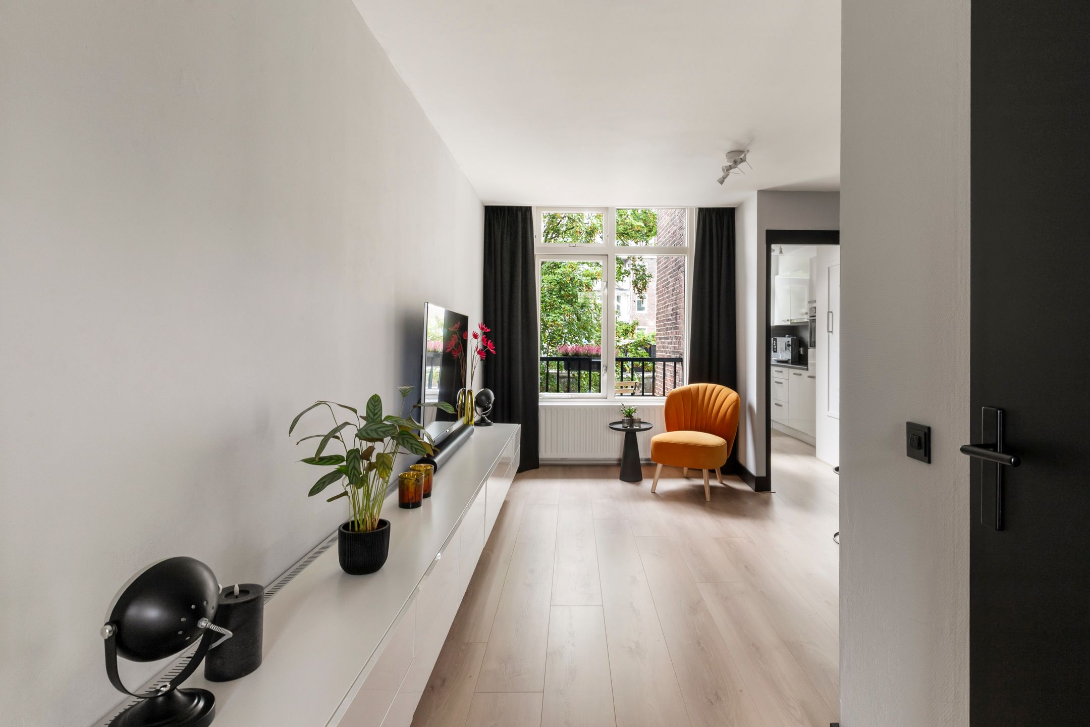 Photo 6 of Spaarndammerstraat 8-F