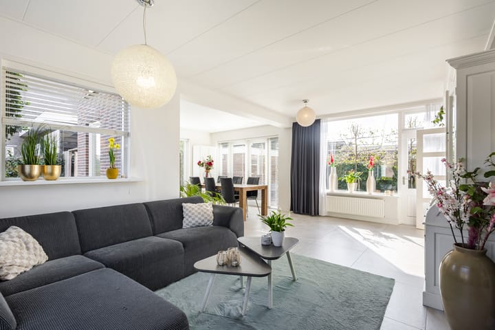 Twee-onder-één-kap te koop: Lijsterbeslaan 10, Ameide