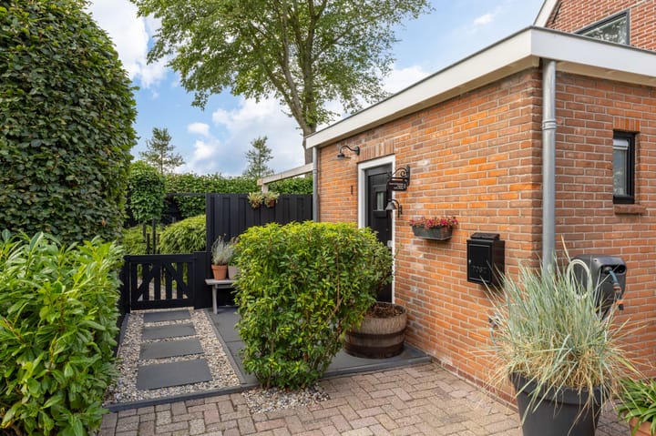 Vrijstaande woning te koop: Koopmanswei 1, Brantgum