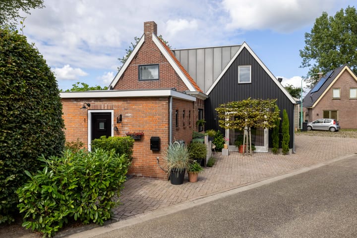 Vrijstaande woning te koop: Koopmanswei 1, Brantgum