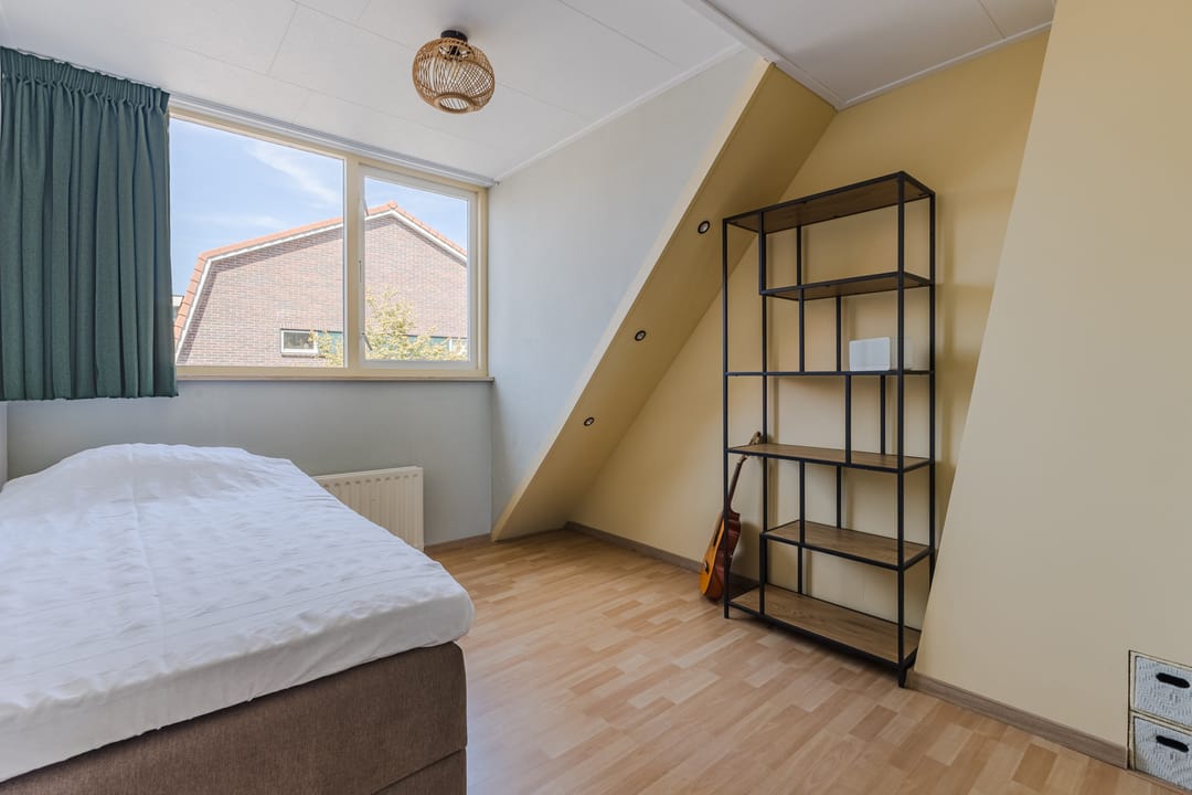 Photo 23 of Onegastraat 39