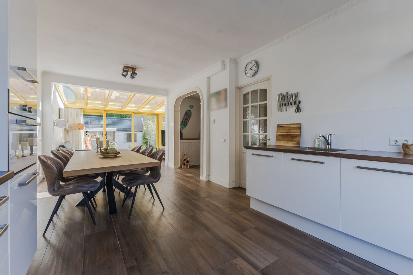 Photo 10 of Onegastraat 39