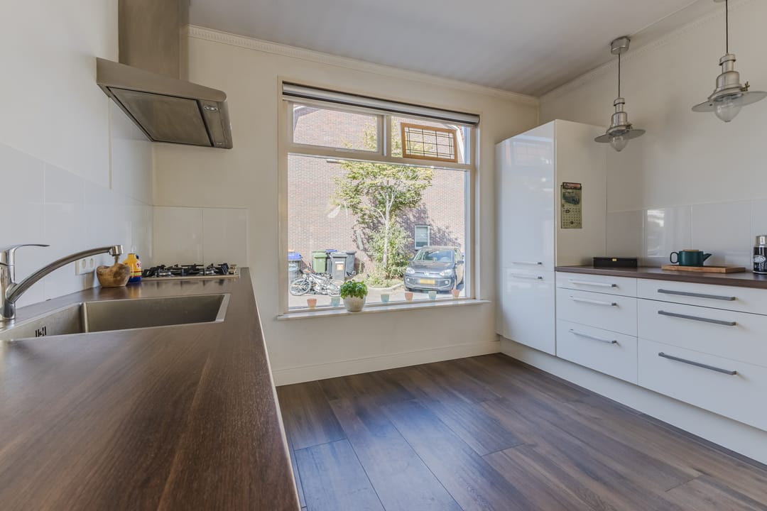 Photo 2 of Onegastraat 39