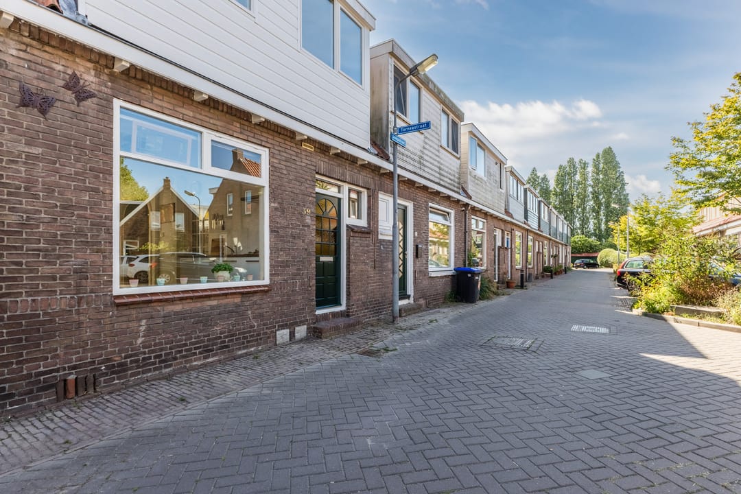 Photo 7 of Onegastraat 39