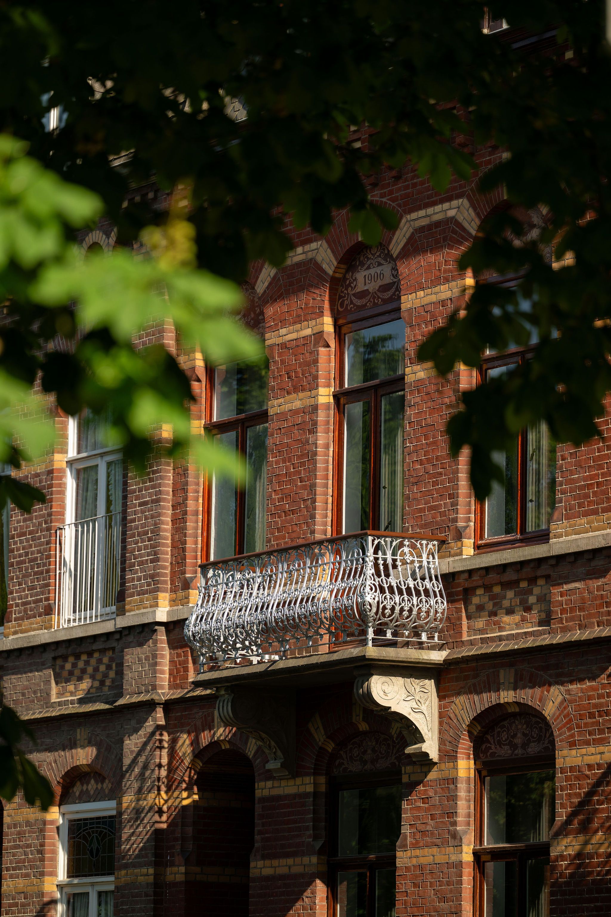 Photo 3 of van Heylerhofflaan 2