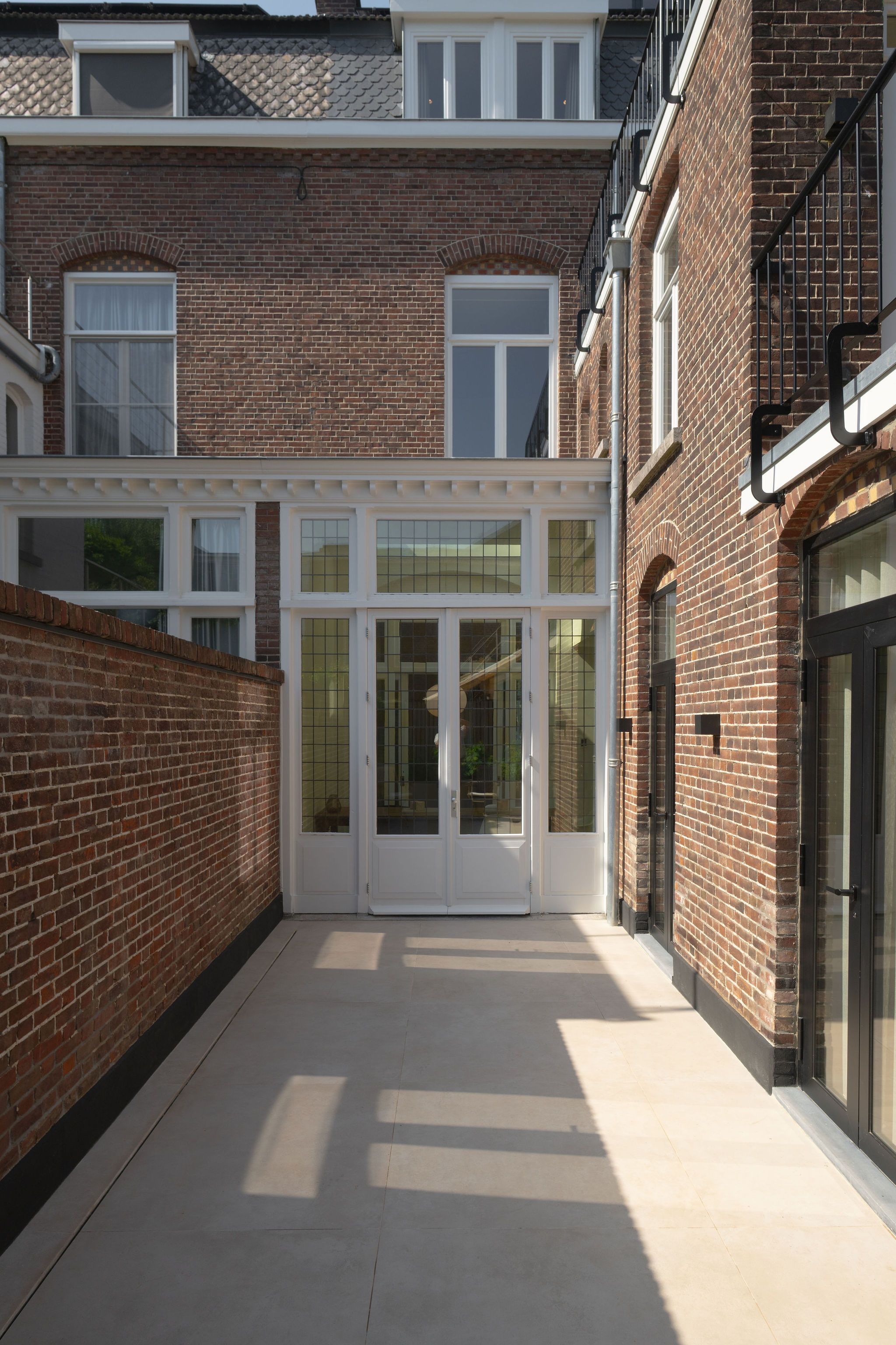 Photo 15 of van Heylerhofflaan 2