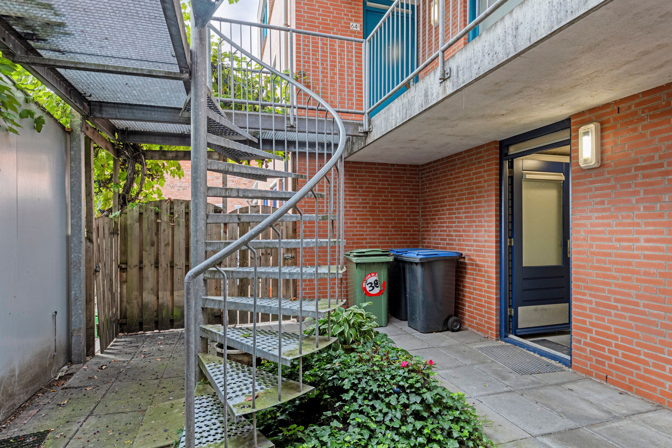 Photo 30 of Damstraat 64-C