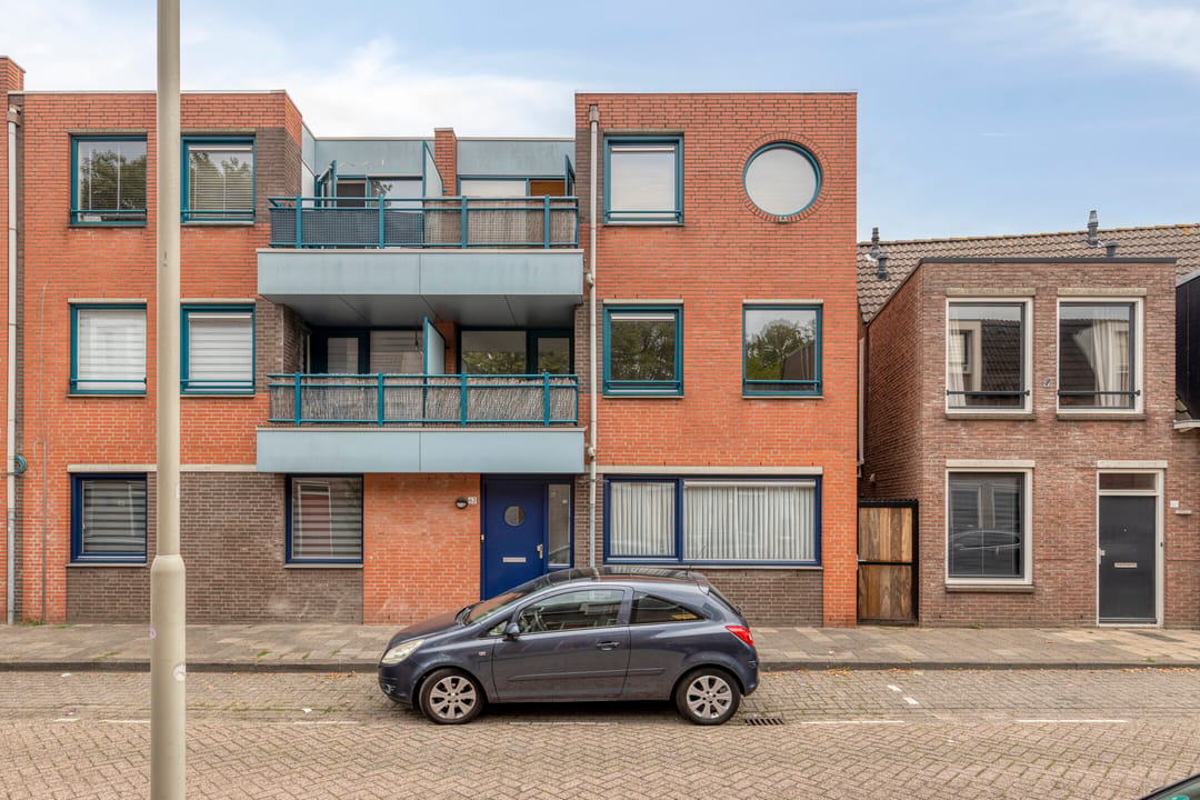 Photo 32 of Damstraat 64-C