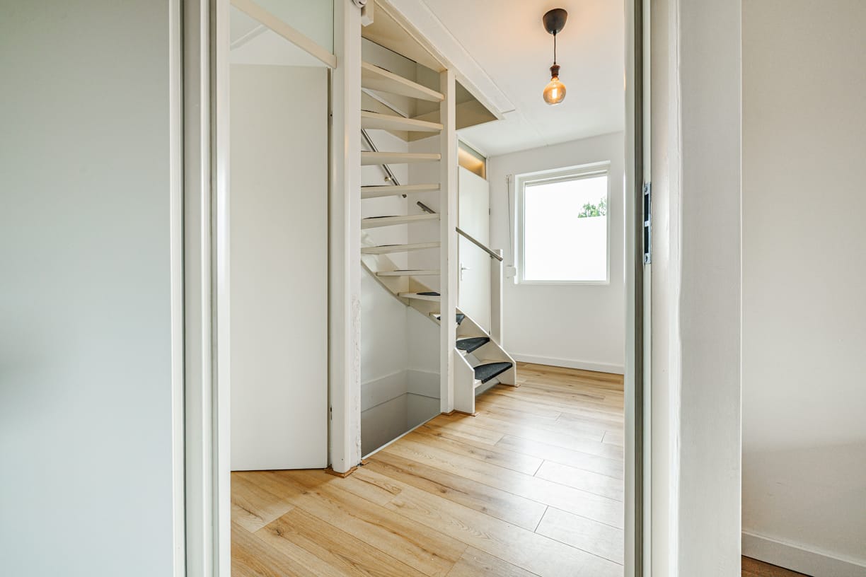 Photo 21 of Schering 7