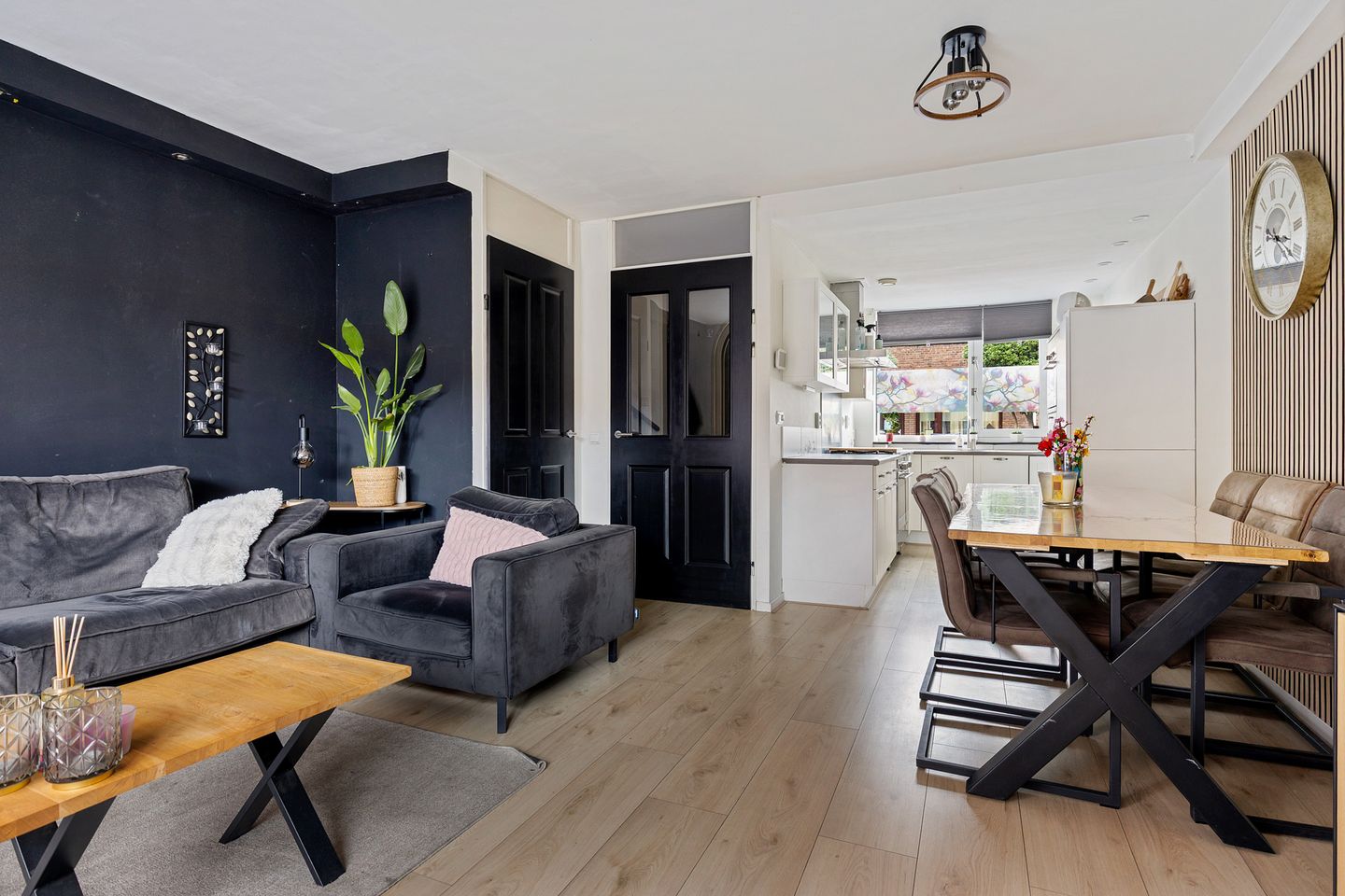 Photo 4 of Van Oosterwijk Bruynstraat 1-L