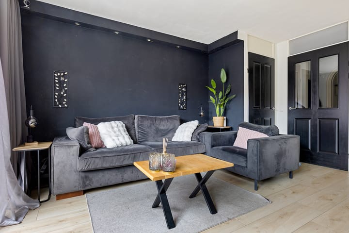 Tussenwoning te koop: Van Oosterwijk Bruynstraat 1L, 'S-Gravenhage