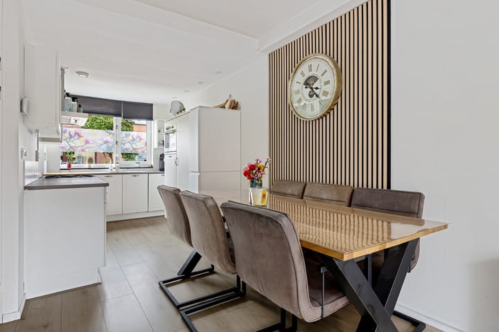 Tussenwoning te koop: Van Oosterwijk Bruynstraat 1L, 'S-Gravenhage