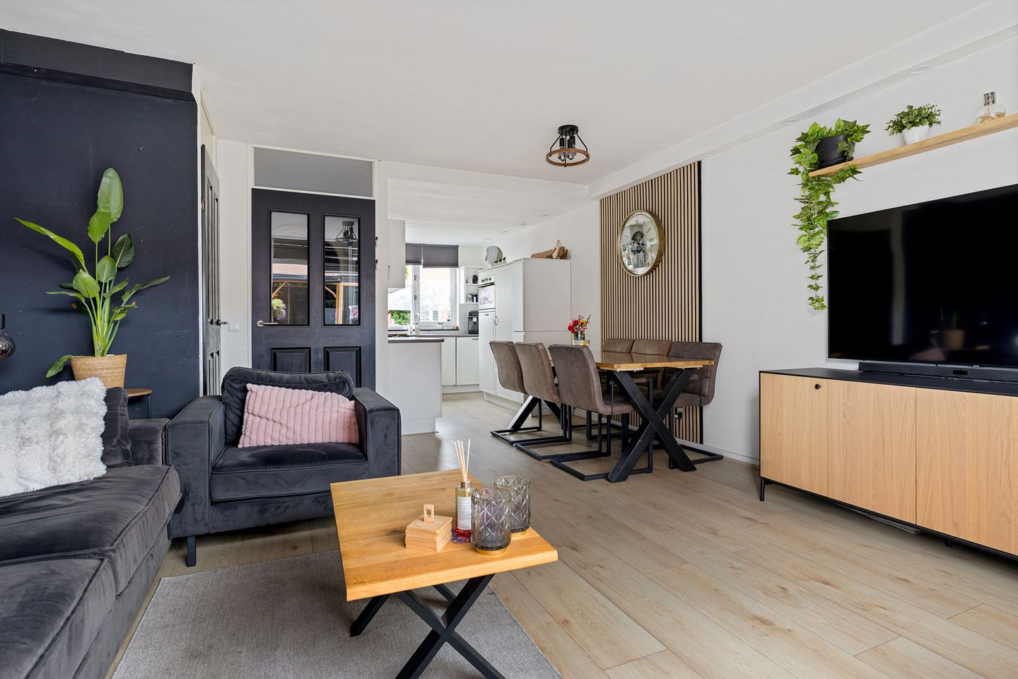 Photo 5 of Van Oosterwijk Bruynstraat 1-L
