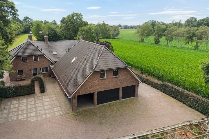 Twee-onder-één-kap te koop: Bovenbroeksweg 23, Manderveen