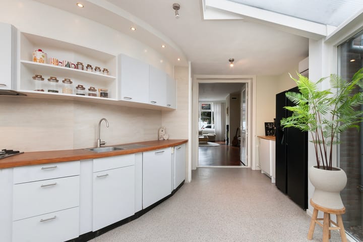 Tussenwoning te koop: Haagweg 237, Breda