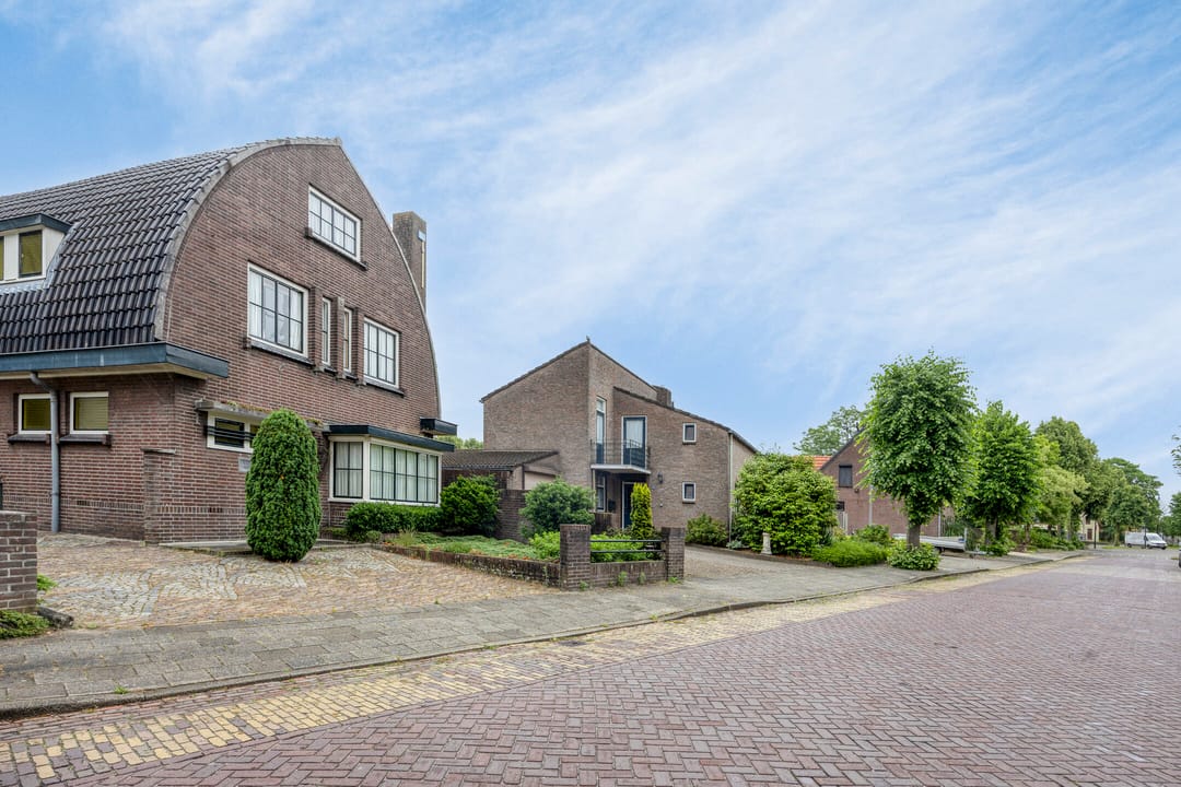 Photo 43 of Prior van Milstraat 26