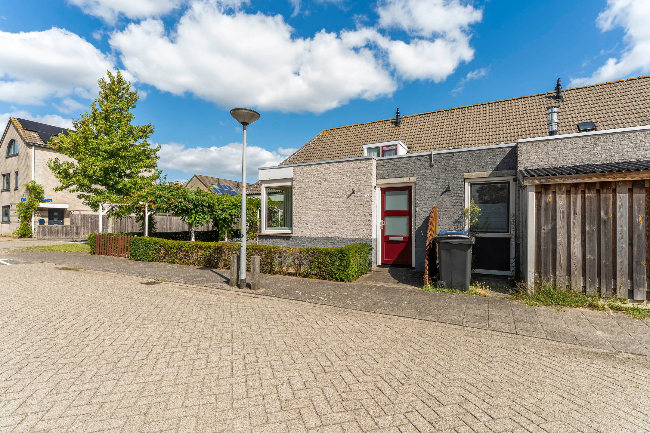 Photo 39 of Asterstraat 24