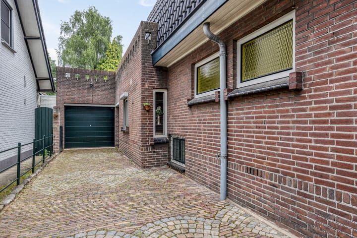 Photo 4 of Prior van Milstraat 26