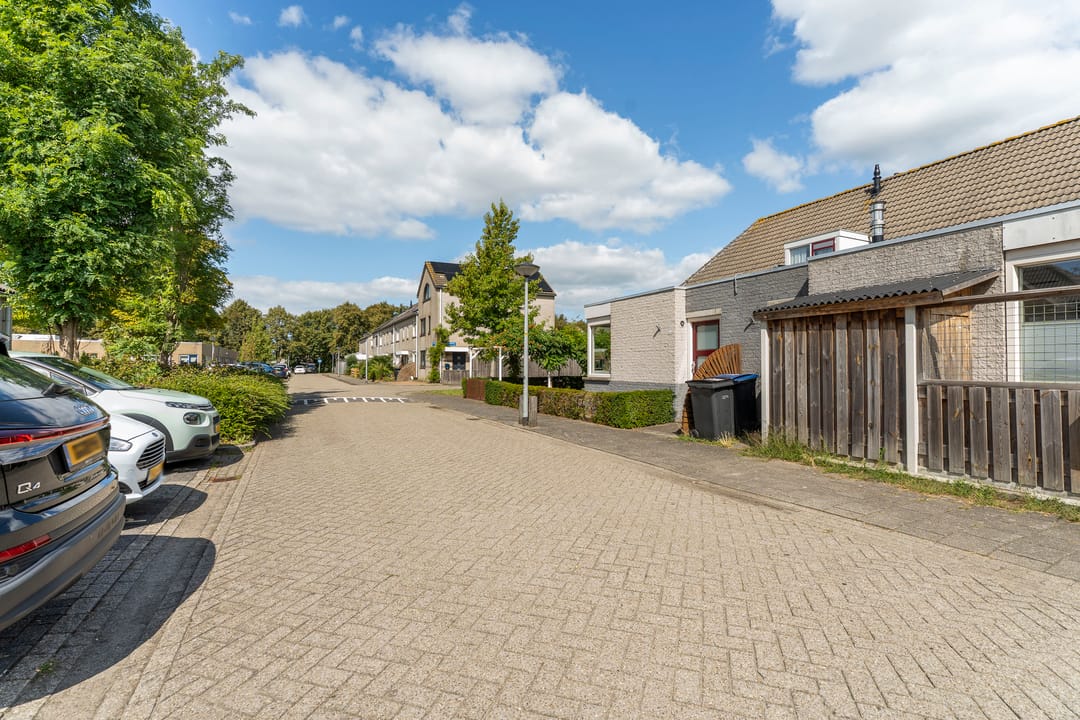 Photo 41 of Asterstraat 24
