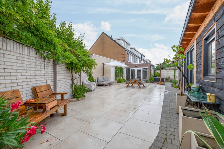 Hoekwoning te koop: Vinkendwarsstraat 16, Hillegom