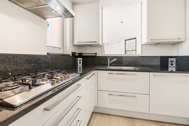 Tussenwoning te koop: Kamelenhof 3, Almere