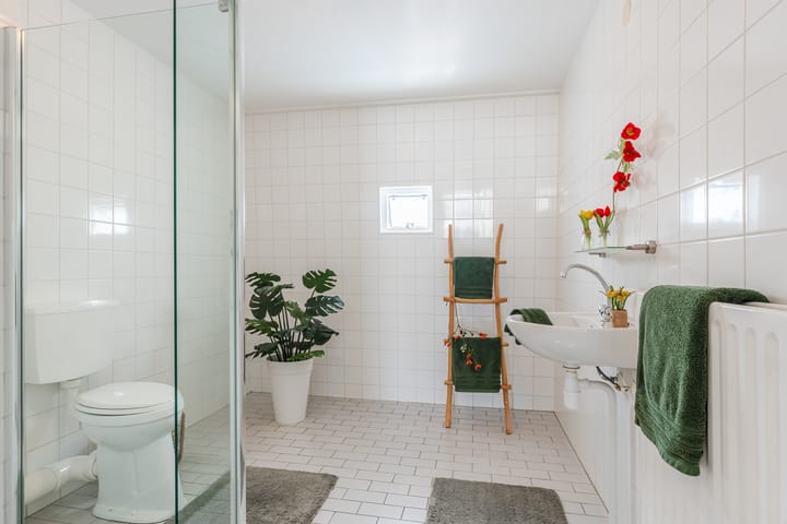 Tussenwoning te koop: Burgemeester Kootlaan 155, Uithoorn