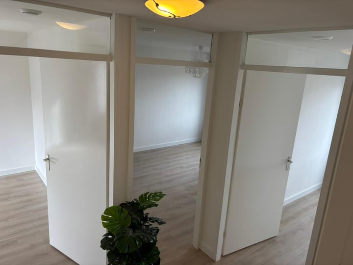 Tussenwoning te koop: Burgemeester Kootlaan 155, Uithoorn