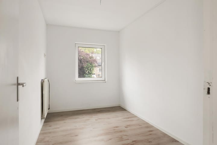 Tussenwoning te koop: Aalststraat 46, Breda