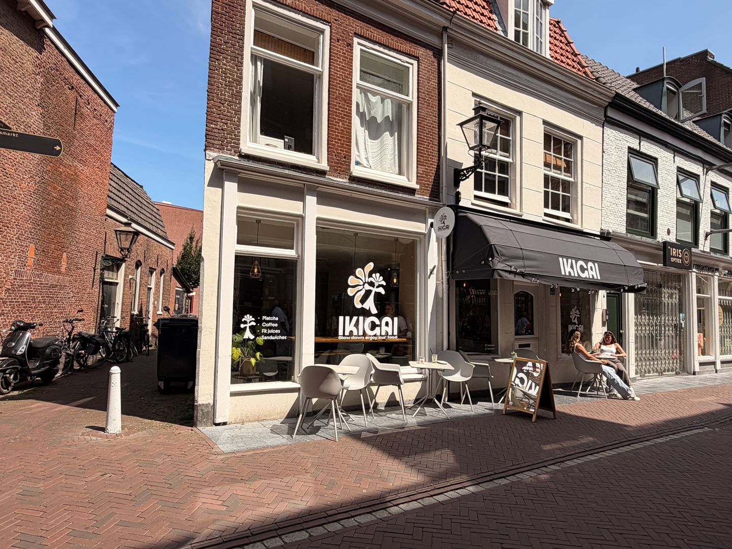 View photo 1 of Haarlemmerstraat 64