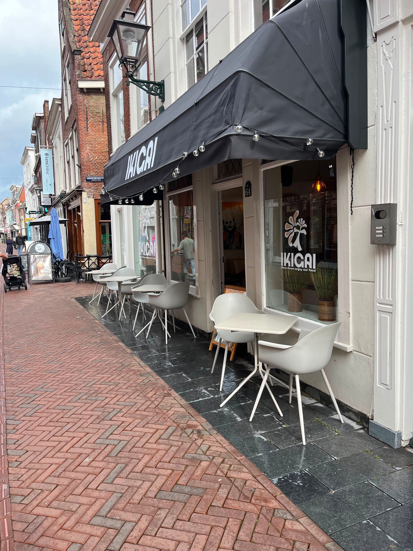 View photo 3 of Haarlemmerstraat 64