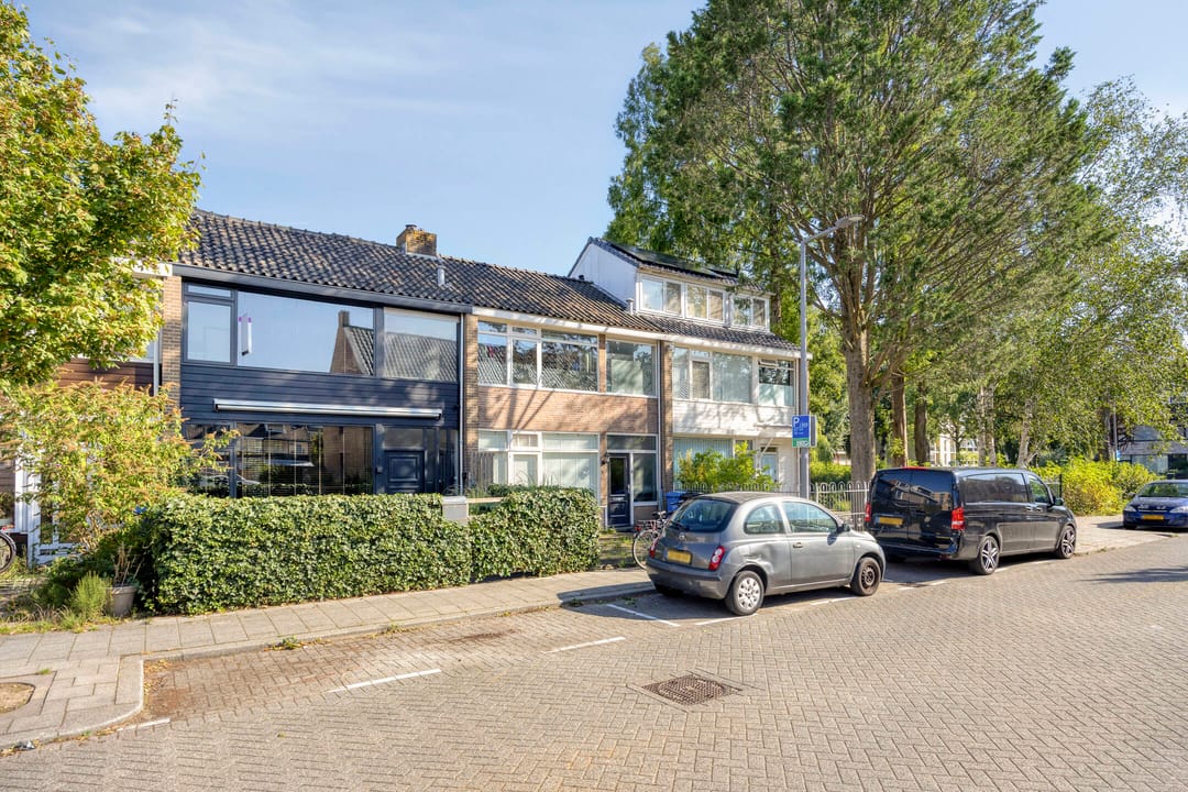 Photo 1 of Du Perronstraat 7