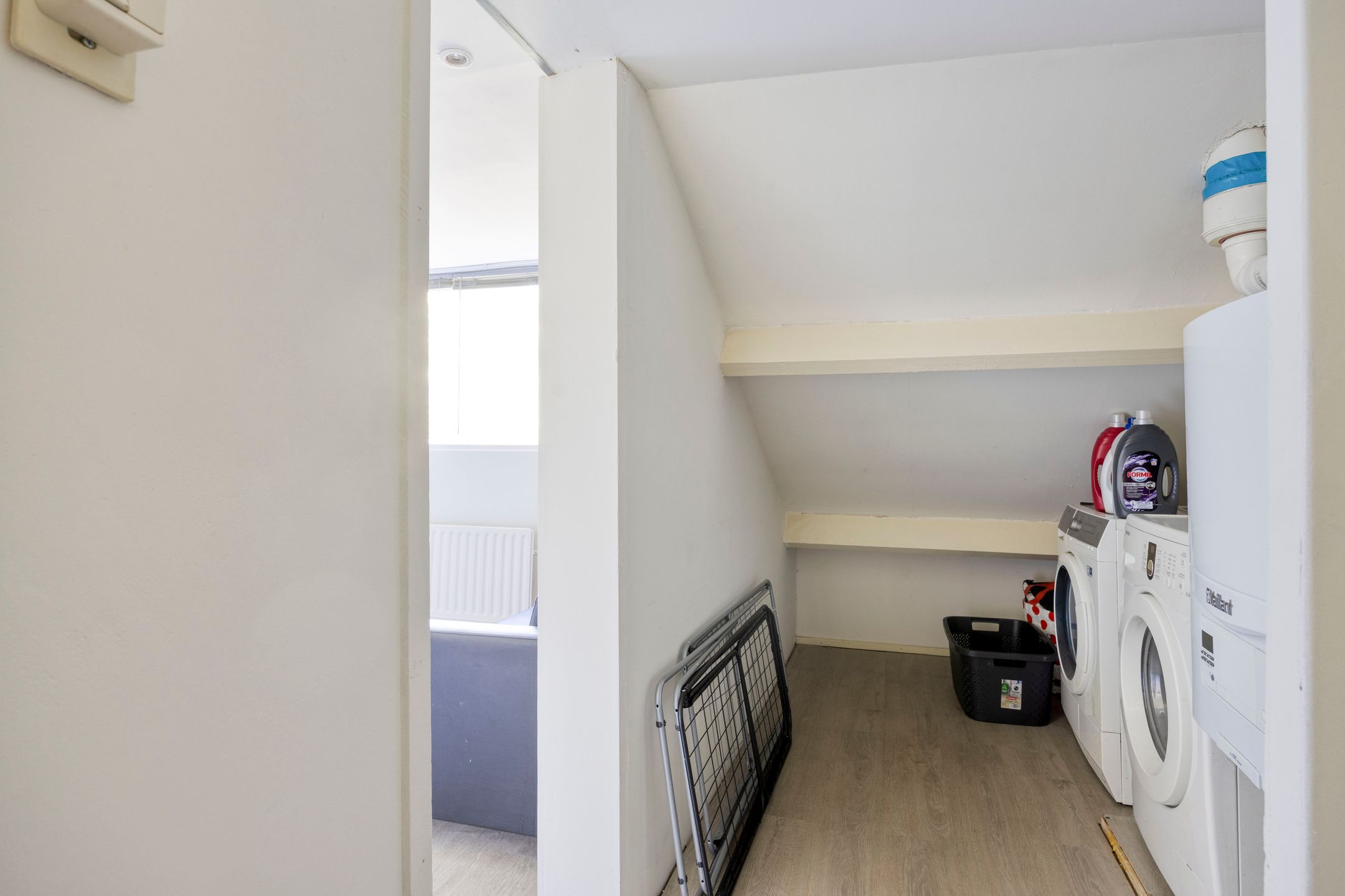 Photo 21 of Du Perronstraat 7