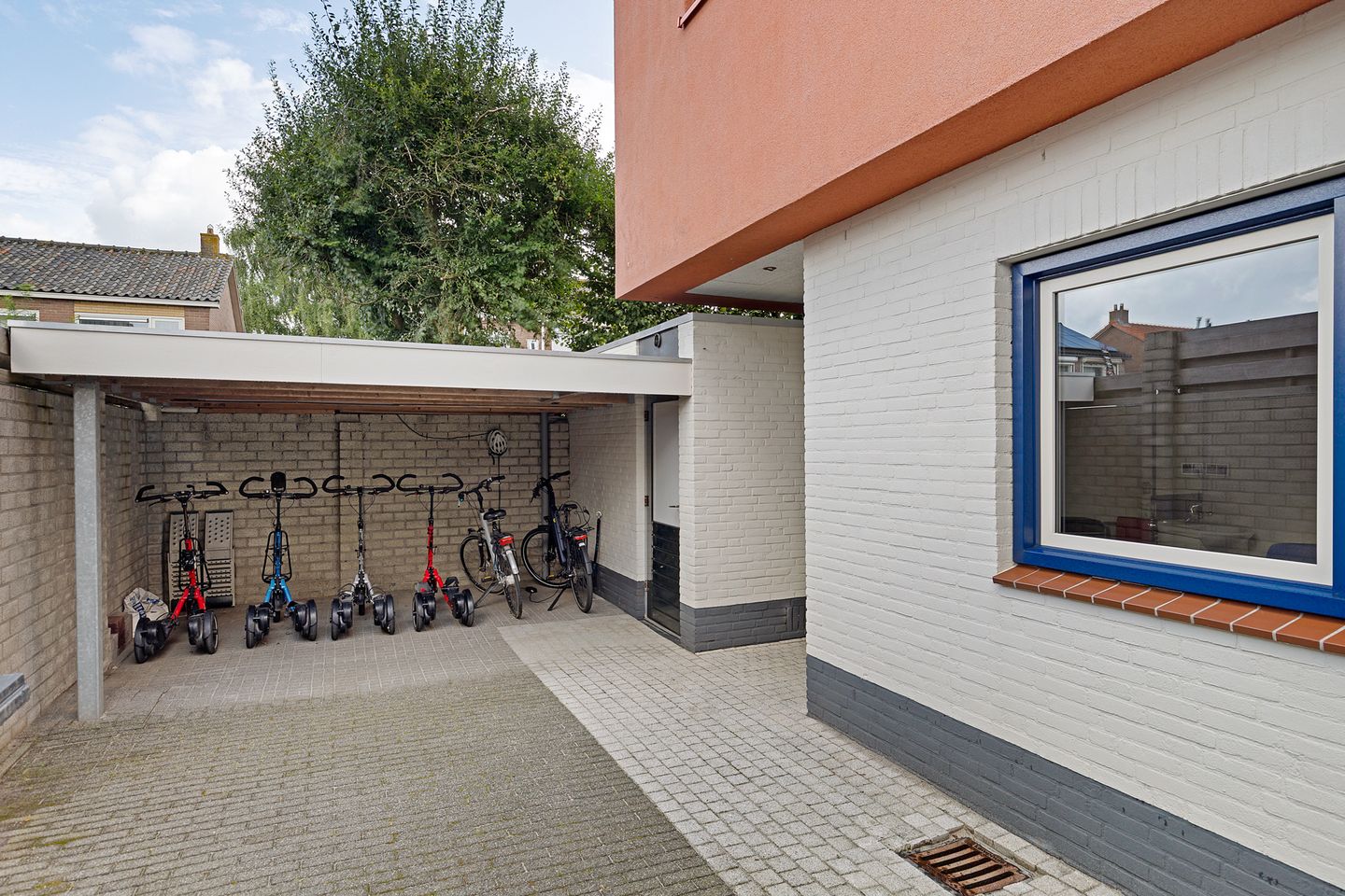 Photo 10 of Dr HAW van der Vechtlaan 32