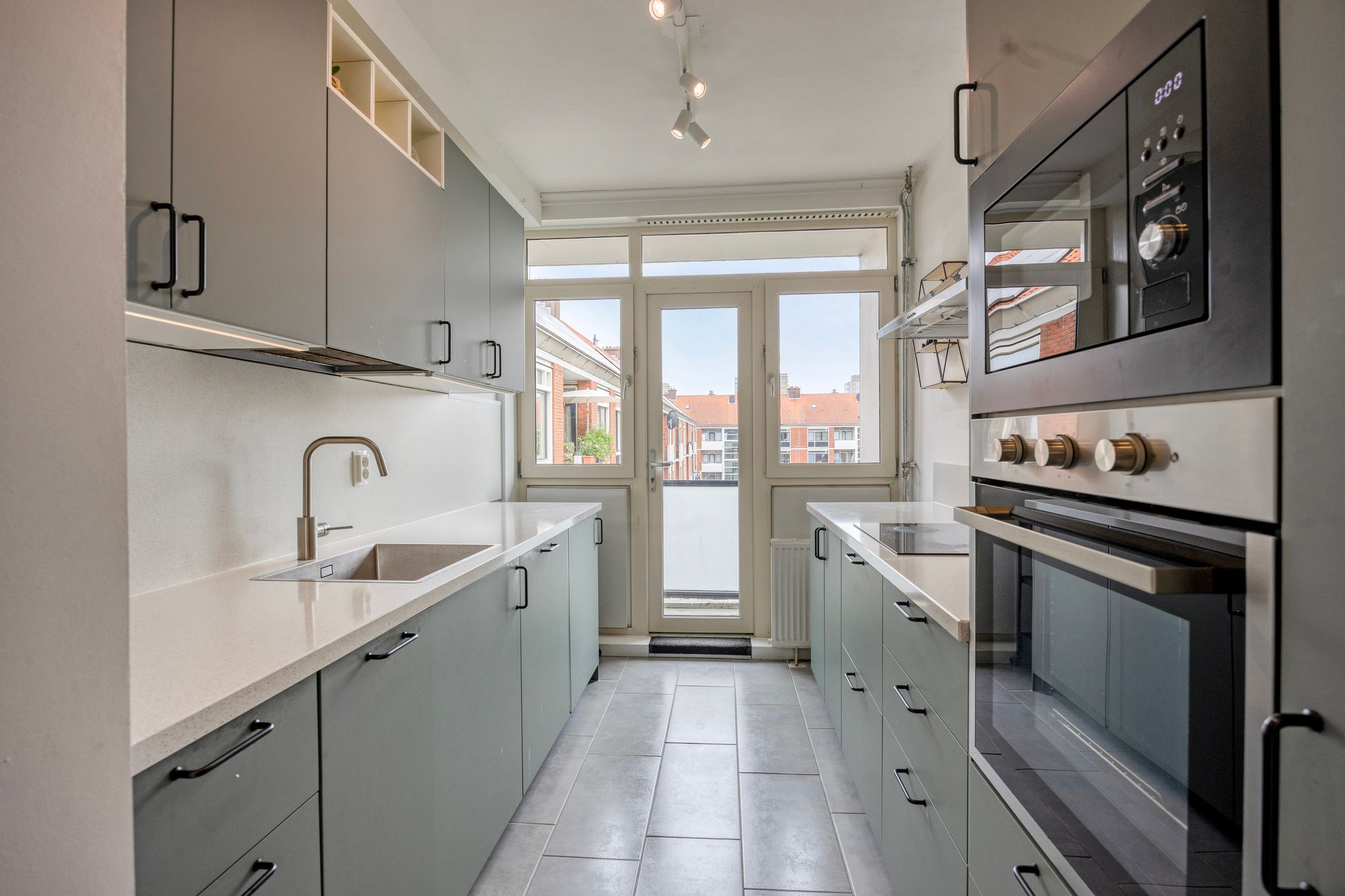 Photo 6 of Jan Mankesstraat 62-3