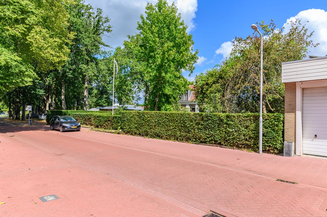 Photo 32 of Van Lyndenlaan 4