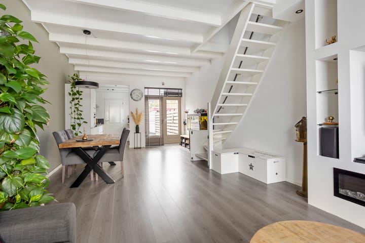 Tussenwoning te koop: Van Speykstraat 64, Capelle Aan Den Ijssel