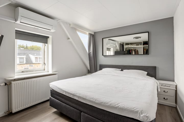Tussenwoning te koop: Van Speykstraat 64, Capelle Aan Den Ijssel