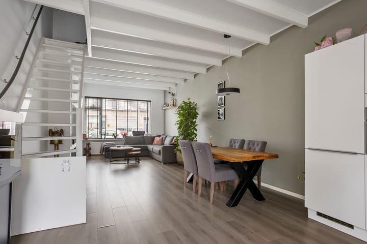 Tussenwoning te koop: Van Speykstraat 64, Capelle Aan Den Ijssel