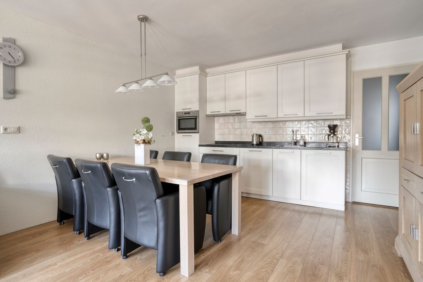 Photo 10 of J. van Oldenbarneveldtstraat 20