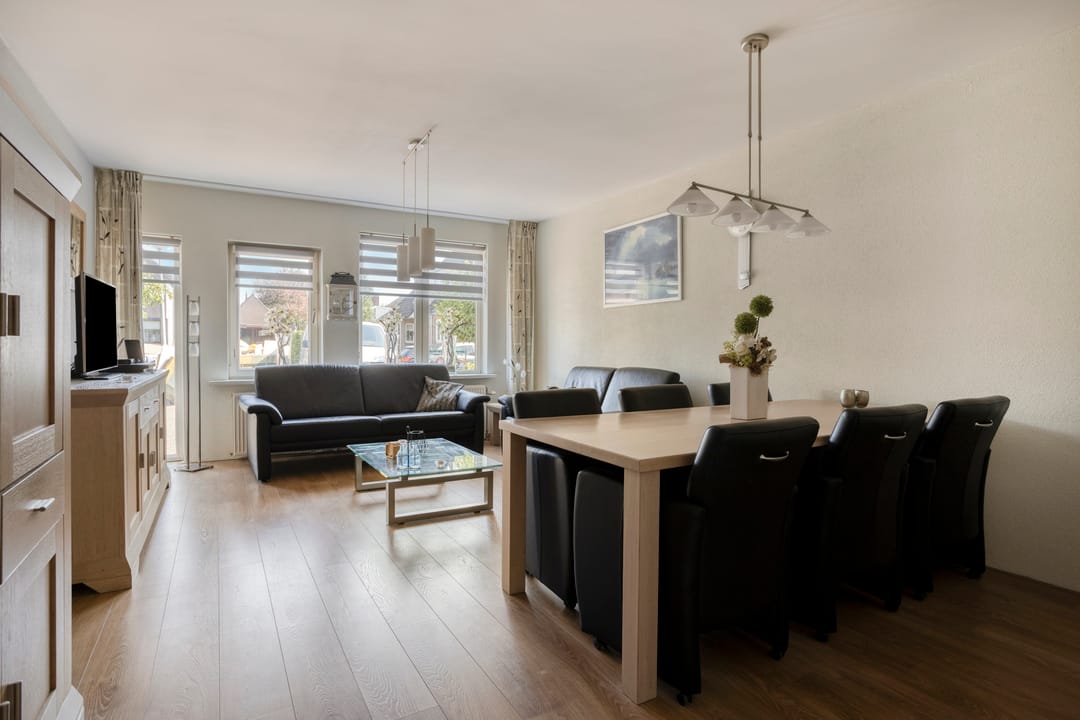 Photo 2 of J. van Oldenbarneveldtstraat 20