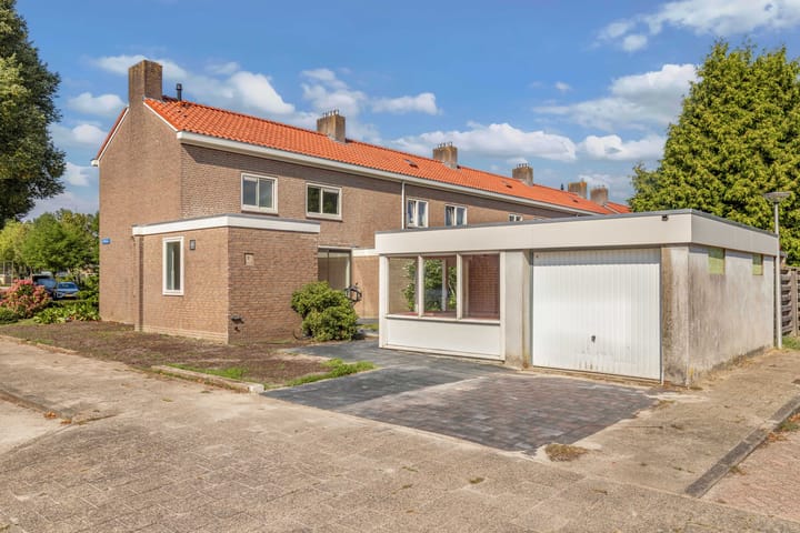 Photo 2 of Zuidermeent 46