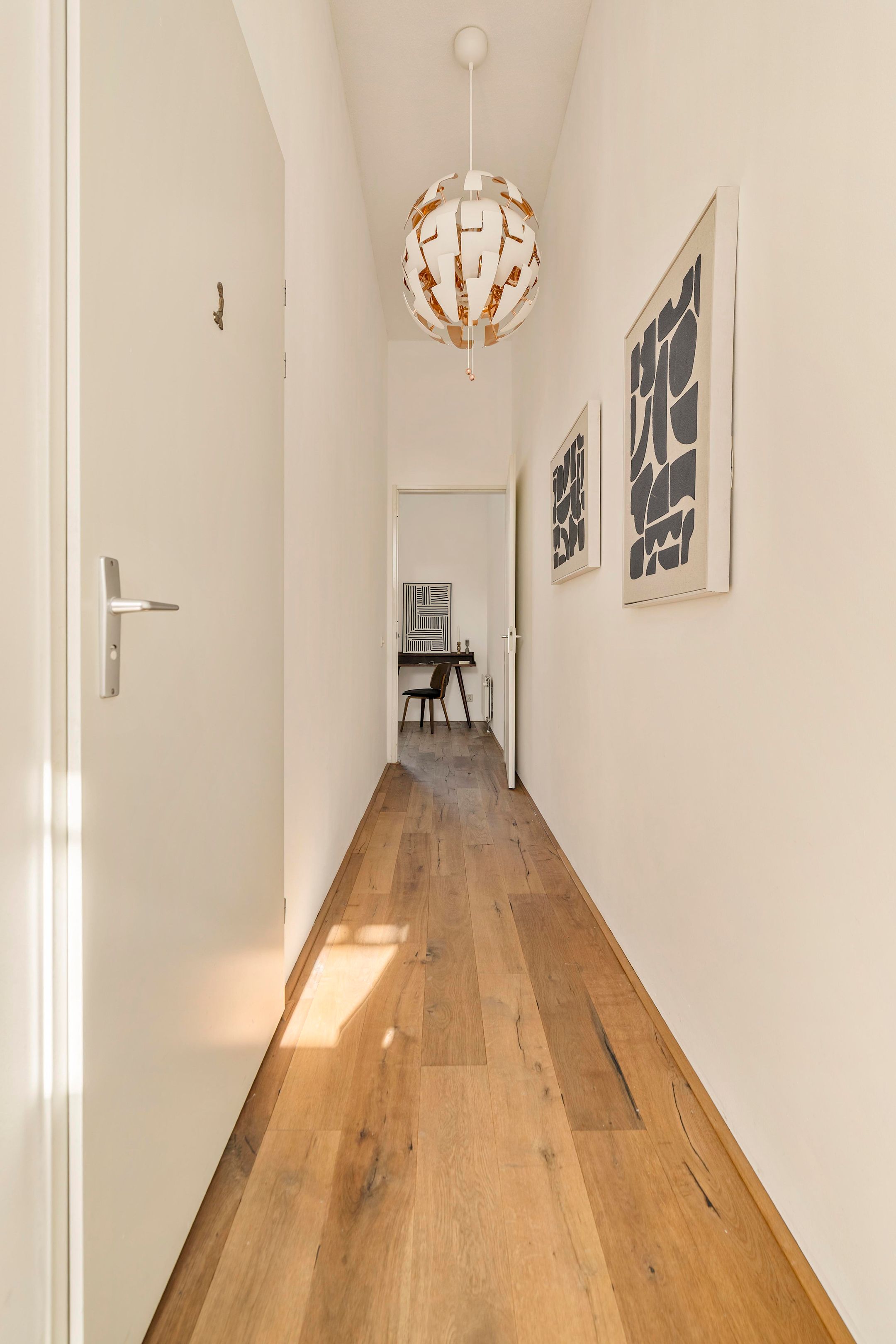 Photo 6 of Van Oldenbarneveldtstraat 54-T
