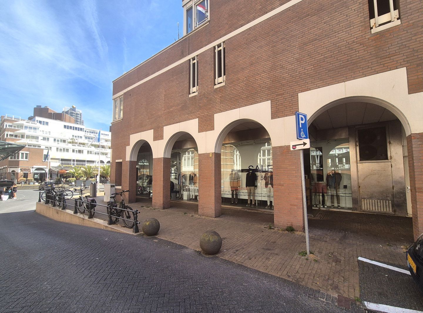 Bekijk foto 4 van Gevers Deynootplein 131
