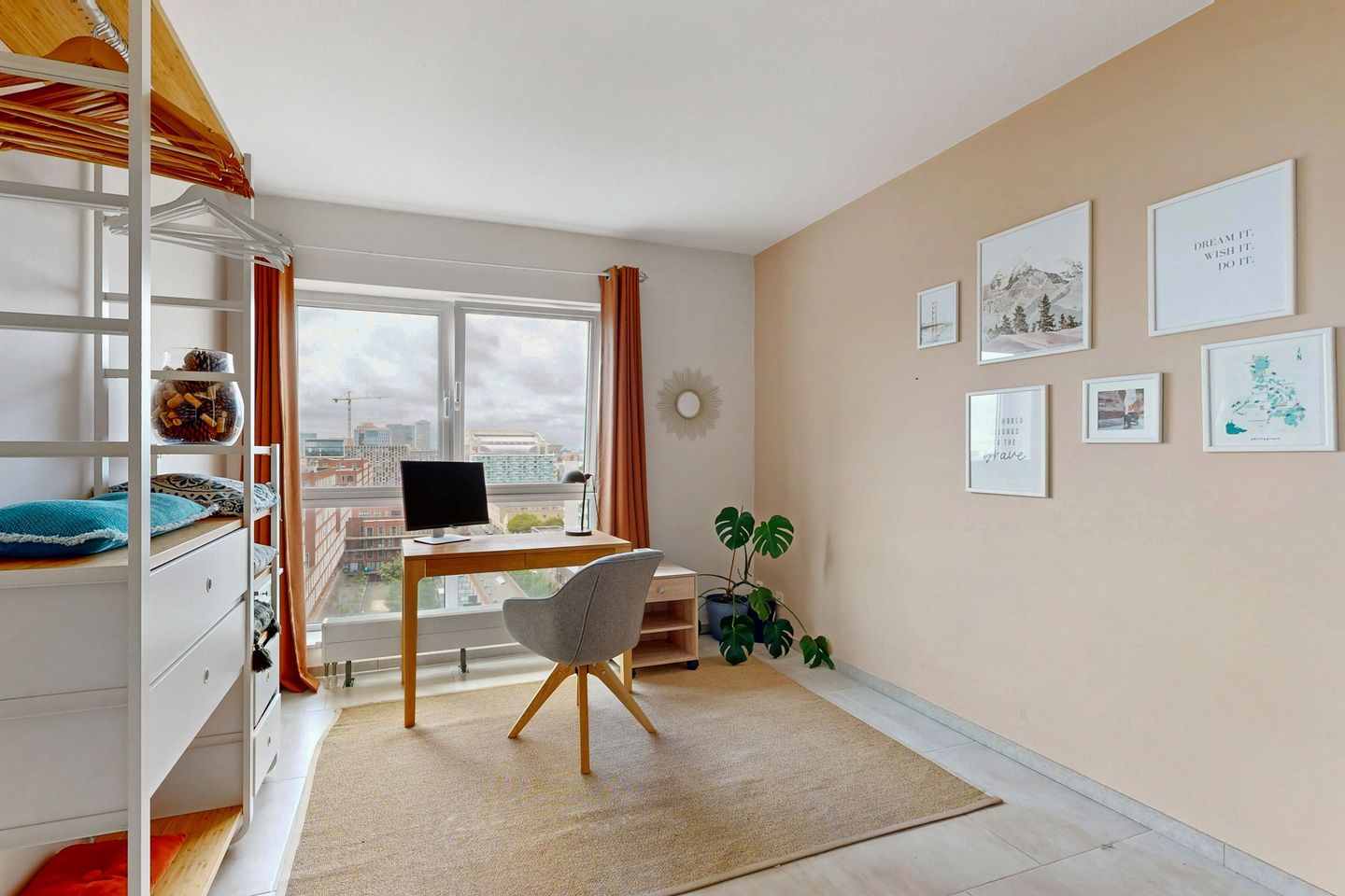 Photo 20 of Raoul Wallenbergstraat 169