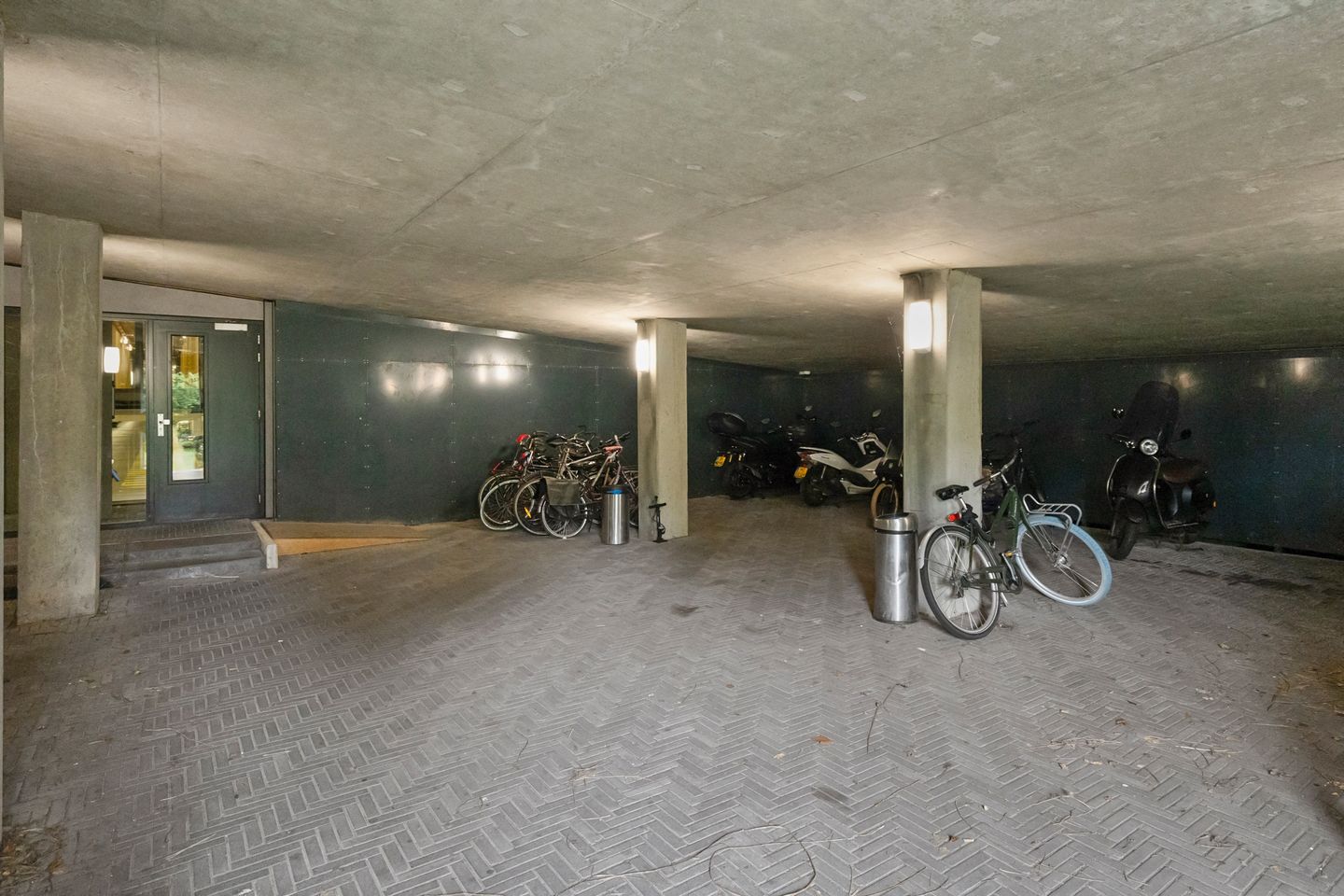 Photo 35 of Raoul Wallenbergstraat 169