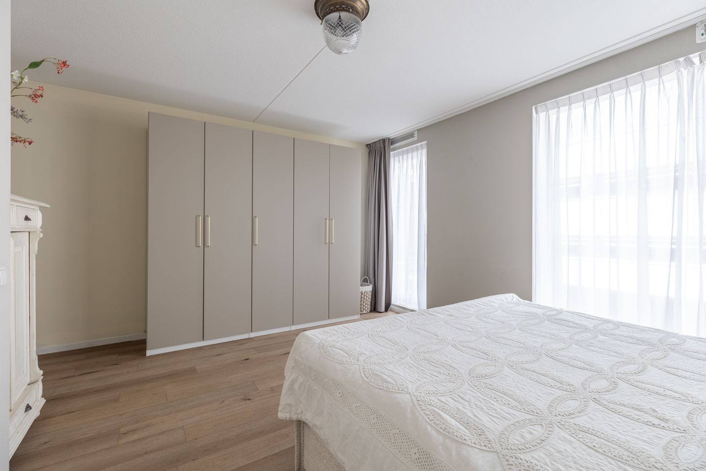 Photo 14 of De Klencke 87-C