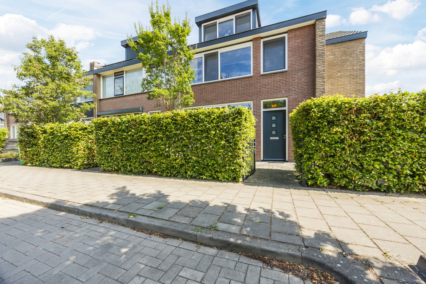 Foto 1 van Douwes Dekkerlaan 21