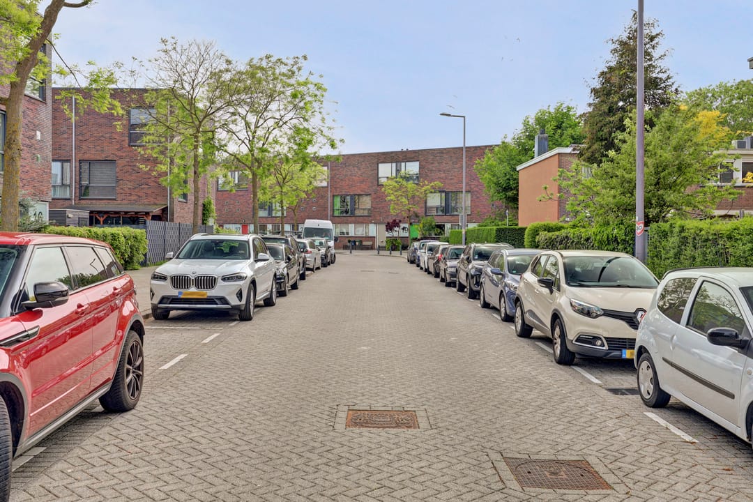 Photo 31 of Moltzerstraat 8