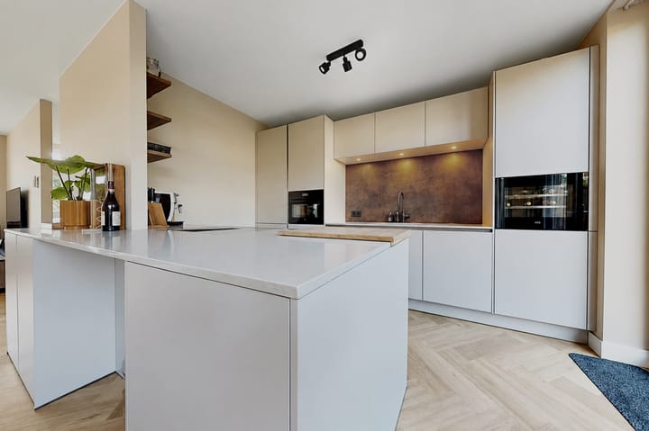 Tussenwoning te koop: Weegbreestraat 60, Alphen Aan Den Rijn